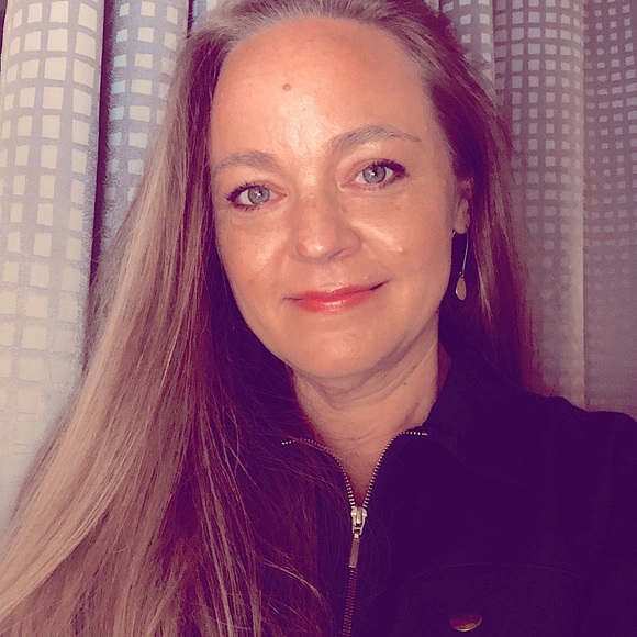 Meet your Posher, Dana - Picture 3 of 3